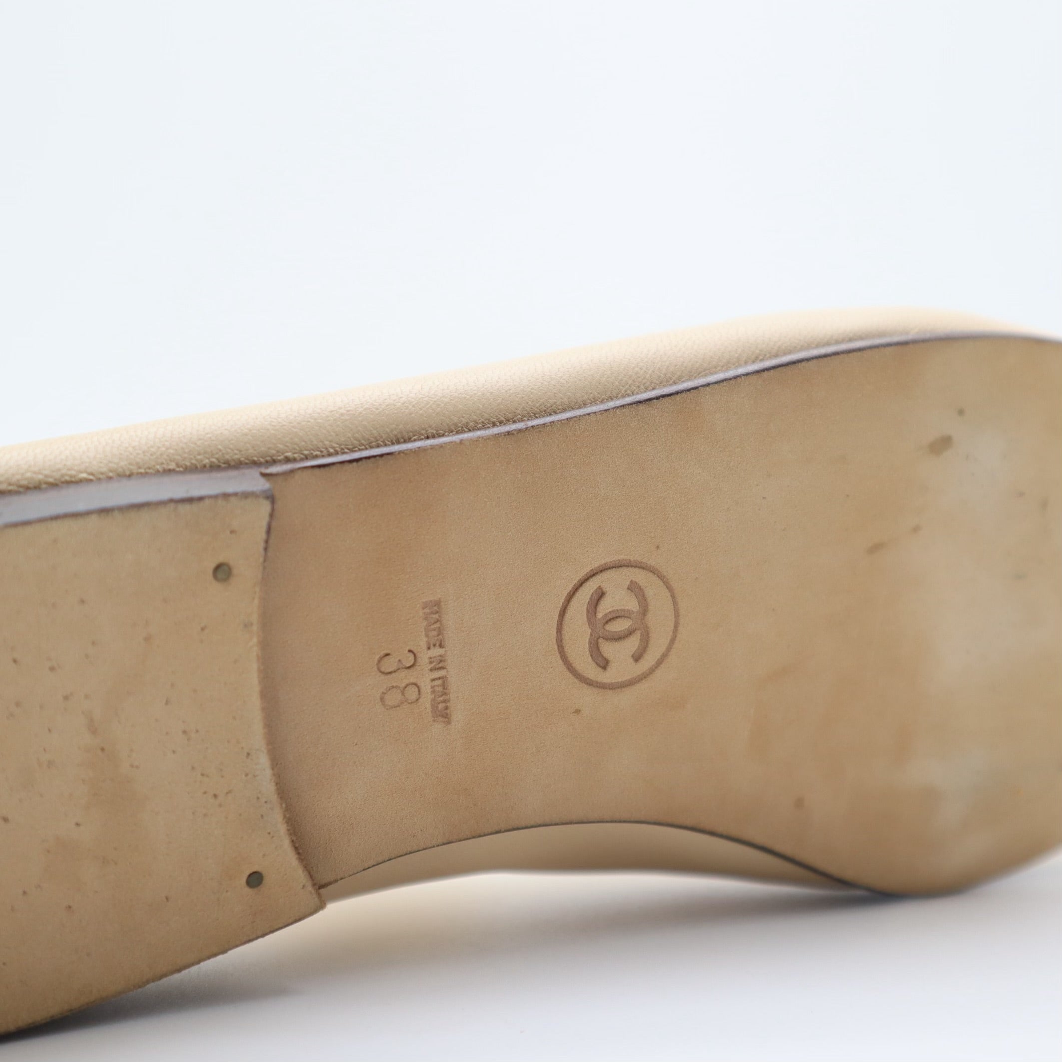 CC Turnlock Vintage Leather Ballet Flats Size 38