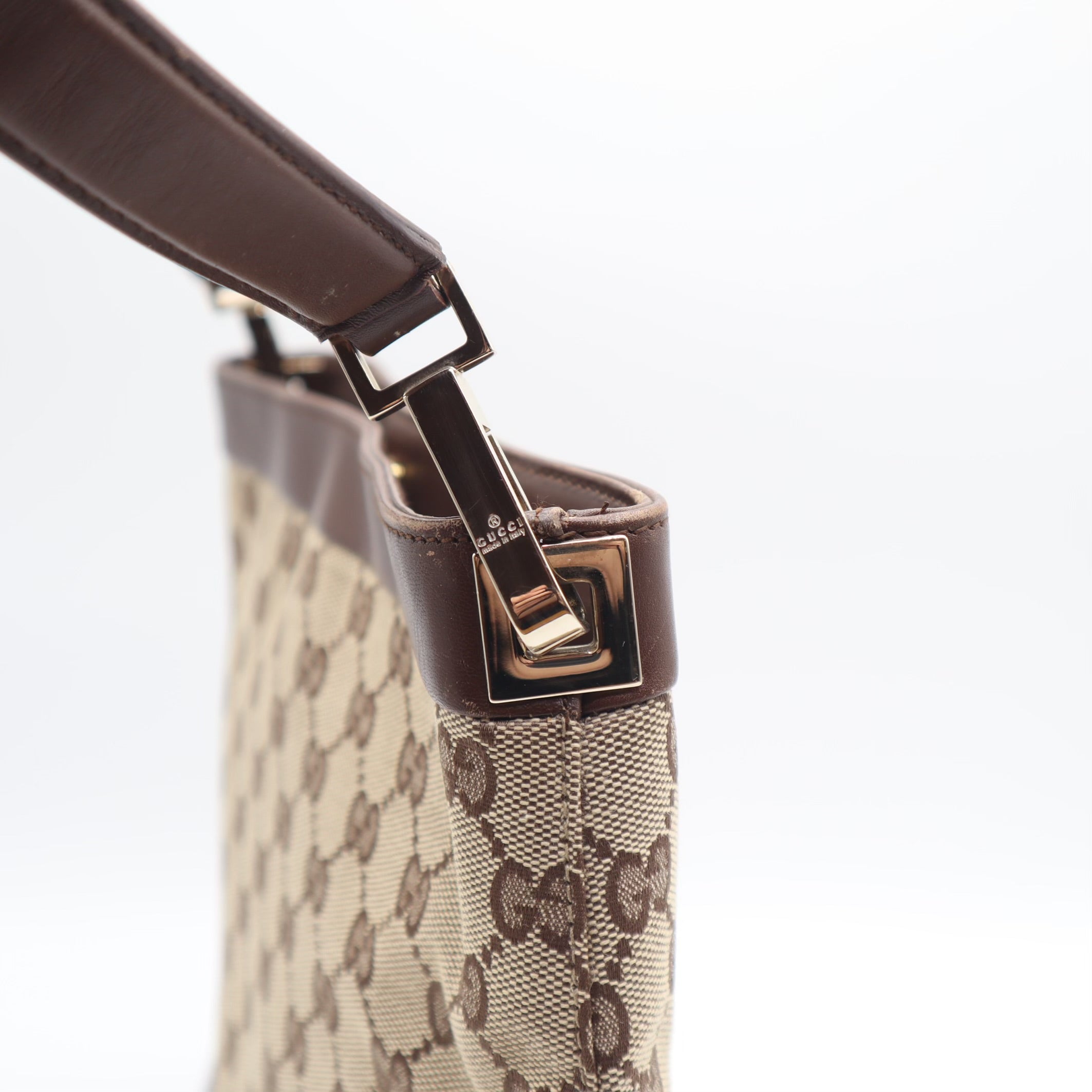 GG Canvas Shoulder Bag