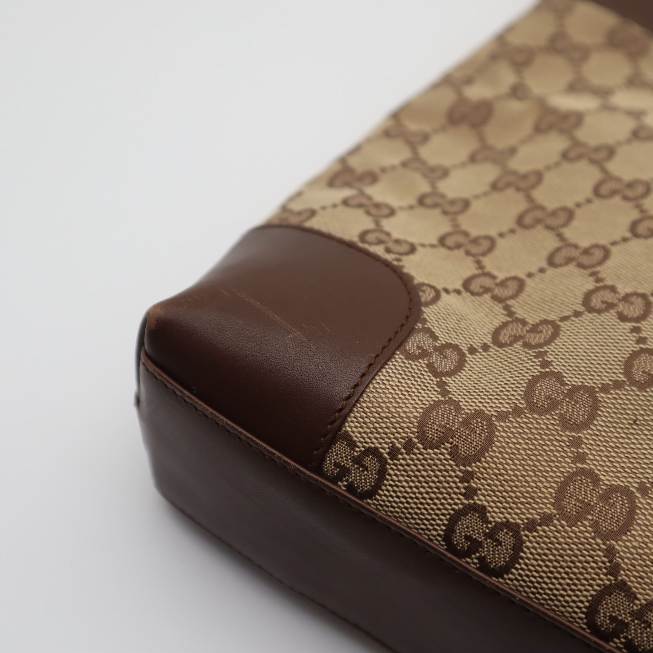 GG Canvas Shoulder Bag