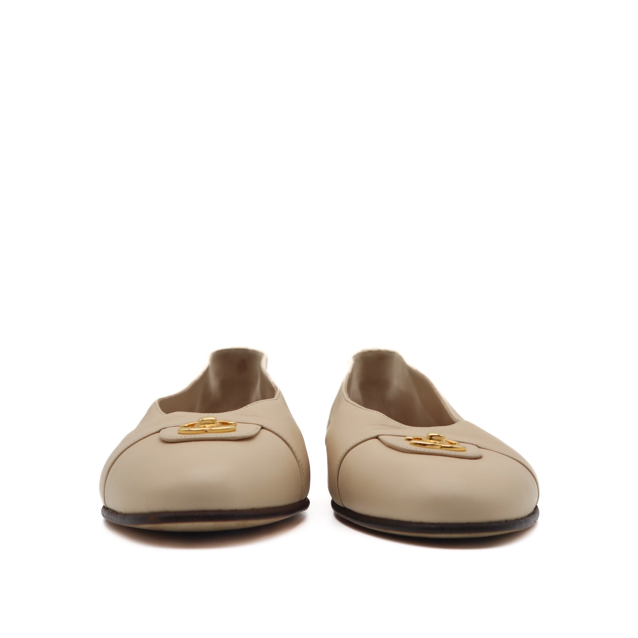 CC Turnlock Vintage Leather Ballet Flats Size 38