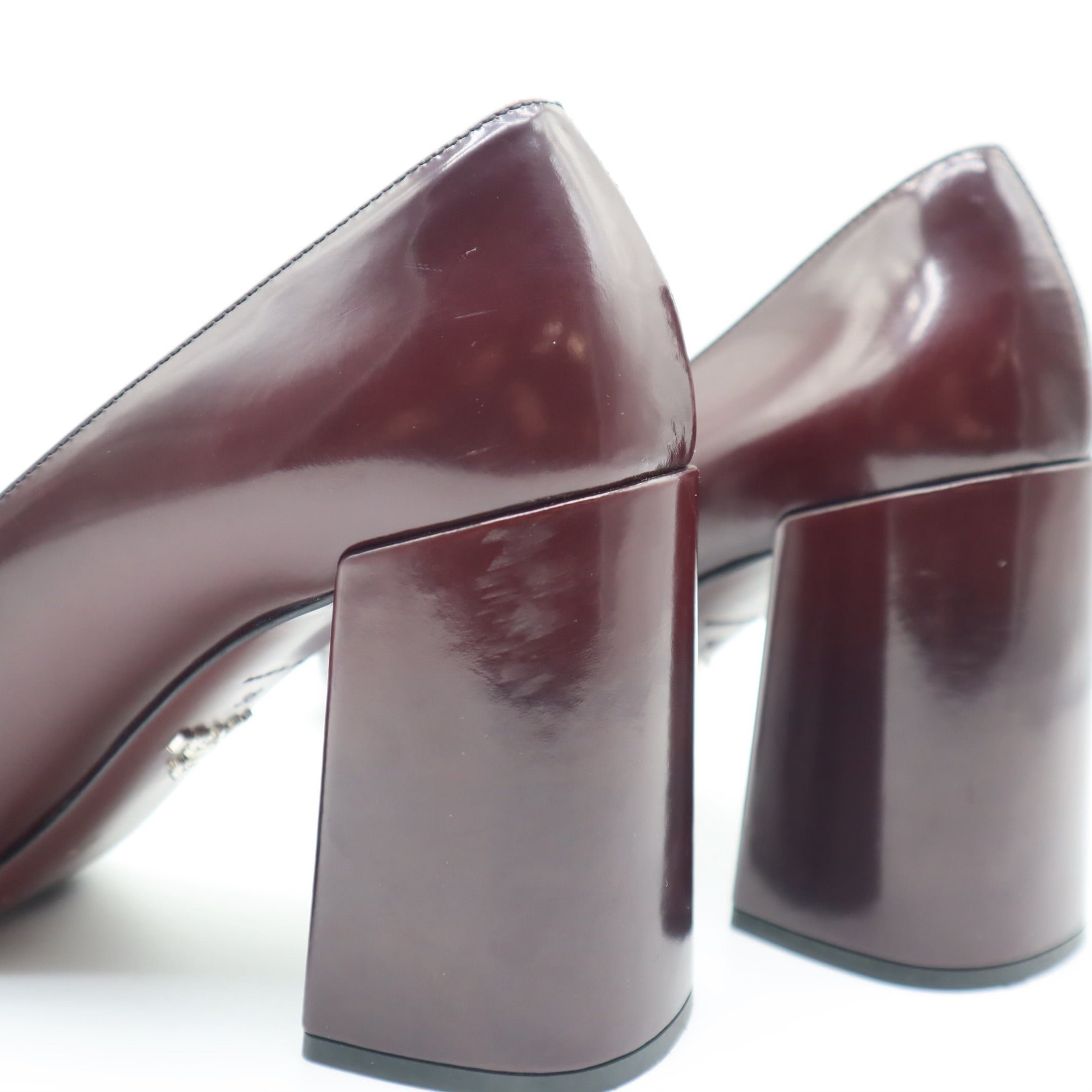 Kilted Chain Merlot Loafers