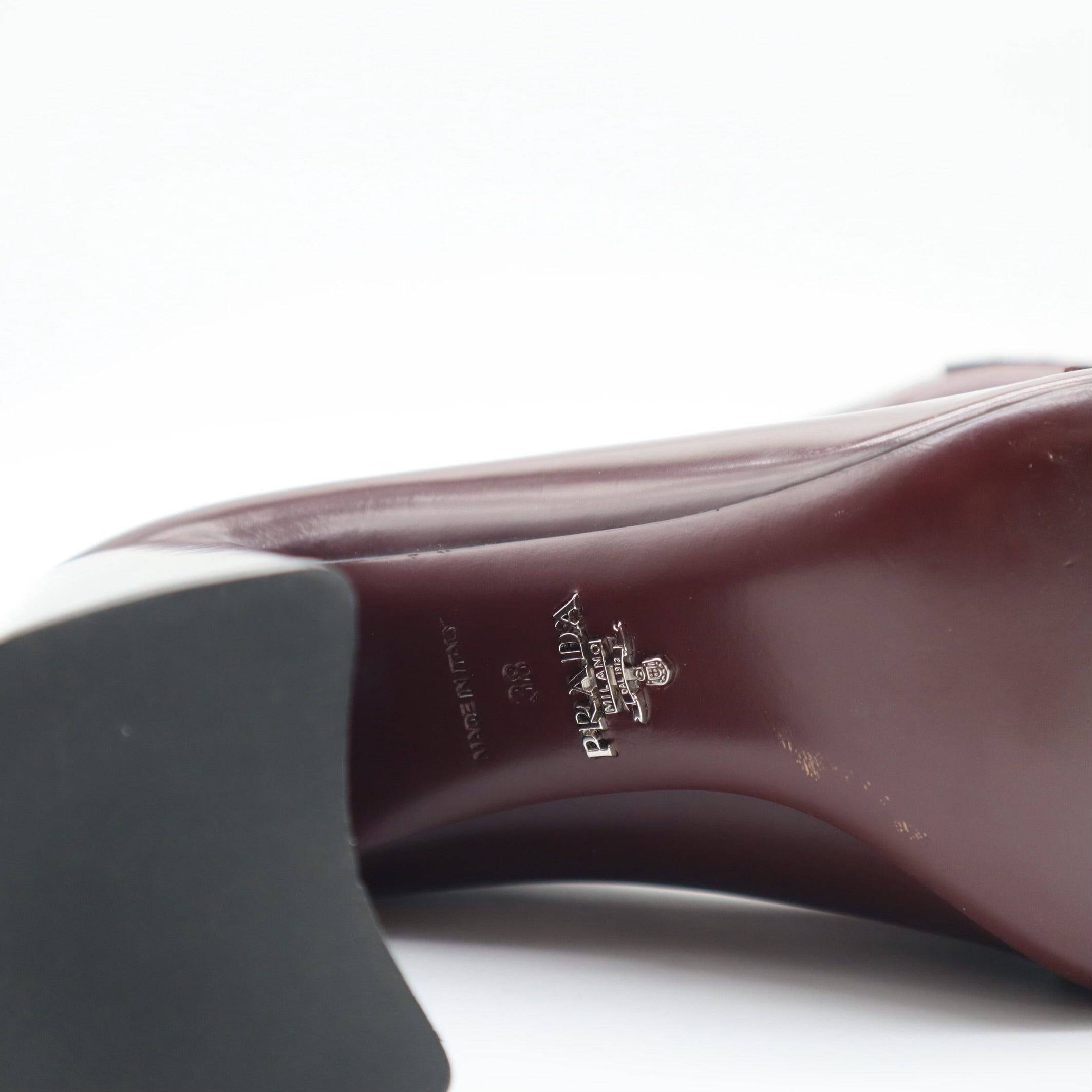 Kilted Chain Merlot Loafers