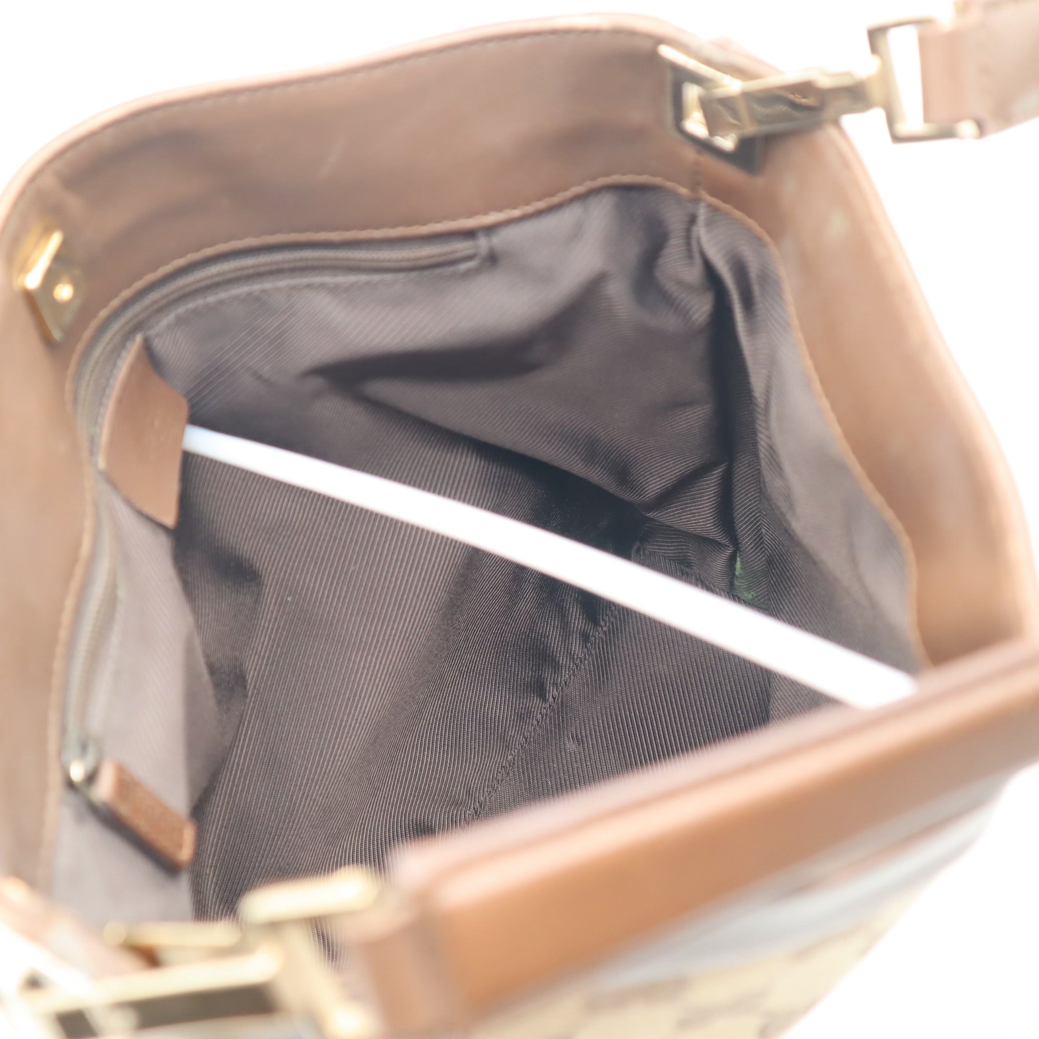 GG Canvas Shoulder Bag